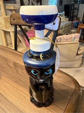 Black Cat soap dispenser with sweet pumpkin foaming hand wash